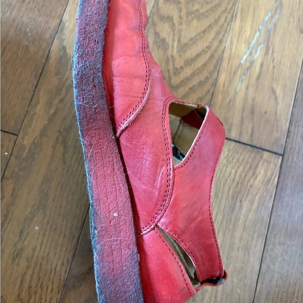 John Fluevog Red Leather Cut Out Mary Jane Shoes - Picture 4 of 5